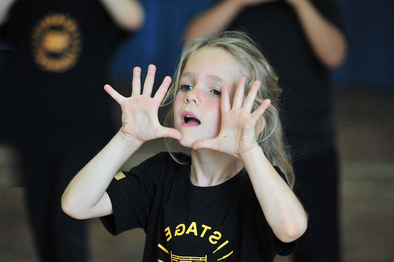 ages 4-6yrs       drama, dance & singing classes for younger